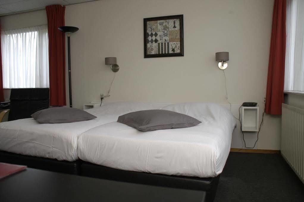 Hotel Triniteit Тернезен Екстериор снимка